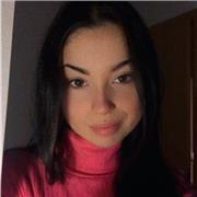 Profesora de castellano imparte clases a niños de primaria